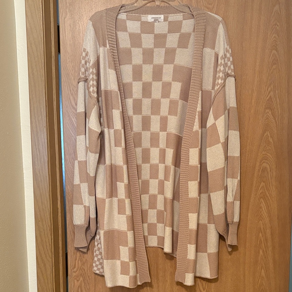 Open-Front Checkered Cardigan Sweater in Beige/Cream